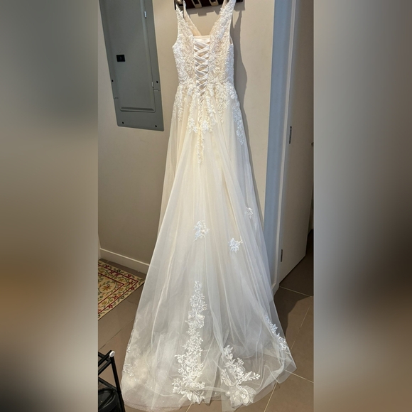 Wedding Dress & Veil - Picture 13 of 14